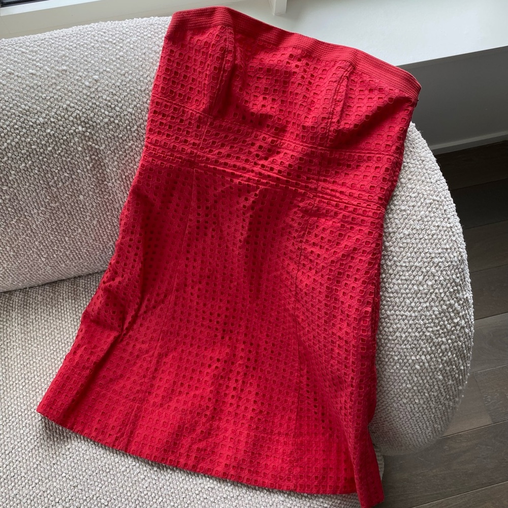 Beautiful Red dress strapless Size 4/S with pockets. Amazing silhouette ♥︎